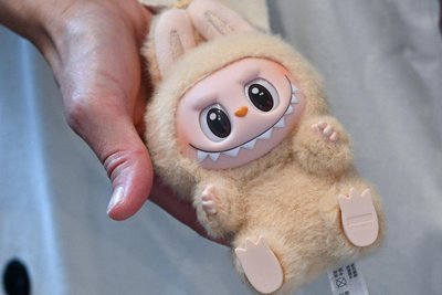 Die begehrten Labubus sind kleine Monster – niedlich und hässlich zugleich.