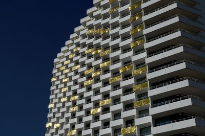 Gut sichtbar wird das 55-jährige Bestehen des Hotel Neptuns gewürdigt. 