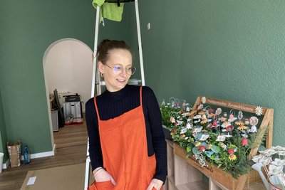 Viel ist geschafft, viel bleibt zu tun. Juliane Näser bereitet ihren neuen Lebensabschnitt in Neumark so vor wie sie 23 Jahre in der Apotheke gearbeitet hat – mit Disziplin, Hingabe und Kreativität.