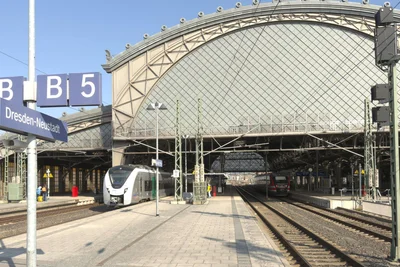 Dresden-Neustadt ist noch bis November Ziel- und Startbahnhof für die Regionalexpress-Züge der Linie RE 3 aus Chemnitz.