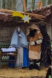 Das Krippenspiel ohne Publikum wurde im Park gefilmt. 