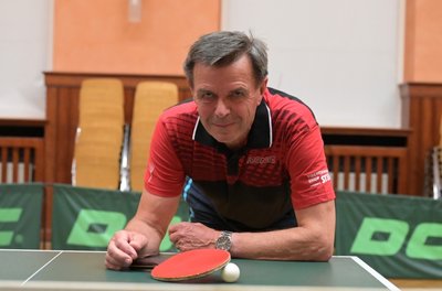 Auch mit 76 Jahren denkt Dieter Stöckel nicht ans Aufhören. Der Gornsdorfer Routinier, seit 1958 im Verein, will mit dem Landesliga-Team am Wochenende in Leipzig die ersten Punkte einfahren. 