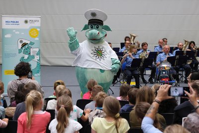 „Poldi“ hat für gute Stimmung in der Ritter-Georg-Halle in Schwarzenberg gesorgt.