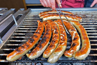 Viele Händler scheuen sich davor, die Bratwurst teurer zu machen.