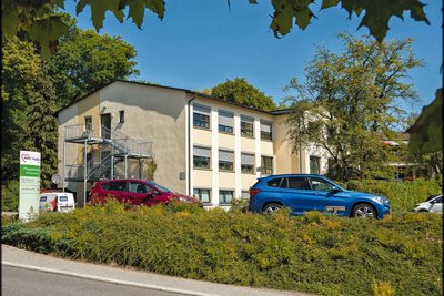 Heute ist das nach dem Abriss der Villa an Ort und Stelle gebaute Gebäude Teil des Pflegezentrums „Wohnen am Park".
