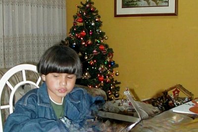 Ralli als Kind bei seiner Familie. Er liebt die Weihnachtstraditionen, egal ob in Peru oder in Deutschland.