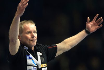 Immer engagiert: Uwe Jungandreas, der 2013/14 beim Bundesligisten SC Magdeburg (Foto) auf der Bank saß.