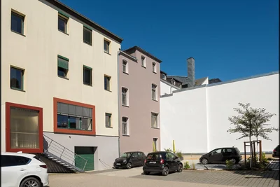 Heute sitzt dort die Wohnungsbaugesellschaft Reichenbach.