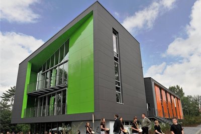 Holzbau Beispiel 1: Das Internat der Elitenschule des Sports in Klingenthal. 