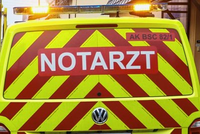 Die Polizei schickte ein Retterteam zum Haus der Seniorin.