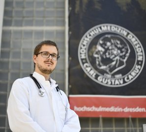 Das Medizinisch-Theoretische Zentrum, das zum Dresdener Universitätsklinikum gehört, ist seit drei Semestern die zweite Heimat von Medizinstudent Eric Leitert. Der Harthaer wird durch ein Programm des Landkreises unterstützt. 