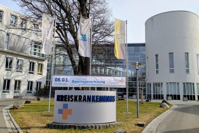 Das Kreiskrankenhaus Freiberg hat 335 Planbetten und rund 970 Beschäftigte in Klinik, Medizinischen Versorgungszentren (MVZ), Kurzzeitpflege und Servicegesellschaften.
