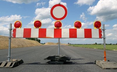 Ab 2018 wird es in Sachsen bei Fahrbahnsanierungen mehr Vollsperrungen geben - aus guten Gründen.