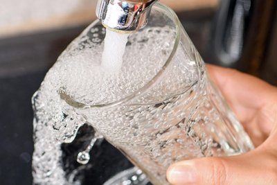 Wie wird das Trinkwasser gewonnen? Antworten darauf gibt der Zwav am Sonntag in Erlbach.