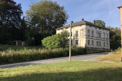 Die Oschatz-Villa an der Alten Auerbacher Straße in Schönheide.