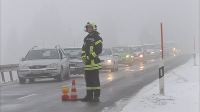 Die Bundesstraße musste gesperrt werden.