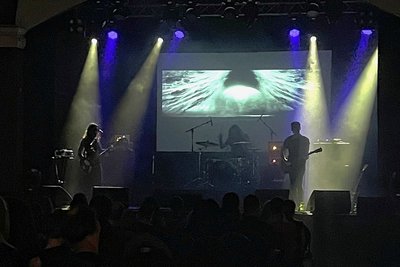 Sternstunde im Dunkel: Die Fvnerals beim Festival "Drowned in Gloom" im Felsenkeller Leipzig. 