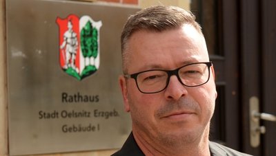Frank Czyba tritt in Oelsnitz für die Freie Wählervereinigung "Ein Herz für Oelsnitz" zur Bürgermeisterwahl am 12. Juni an. 