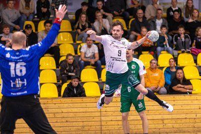 Mit Schwung: Benjamin Wolf erzielte gegen den USV Halle 7 Tore und war gemeinsam mit Paul Uhlemann bester HSG-Werfer.