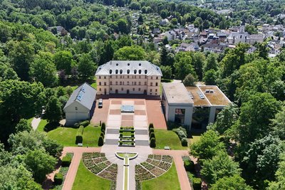 Die Gärten am Lichtensteiner Kulturpalais bieten am Wochenende die Kulisse für das Rosenfest.