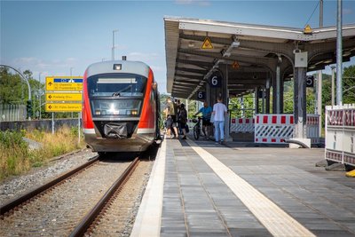 Am Bahnhof Flöha liegen die Modernisierungsarbeiten nach Angaben der Deutschen Bahn im Zeitplan.
