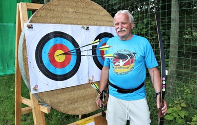 Bei der Vereinsmeisterschaft der Schützengesellschaft Schönerstadt wurde Andreas Seltmann in der Bogenkonkurrenz der Senioren Dritter und gewann das Schießen mit der Kleinkaliberwaffe. 