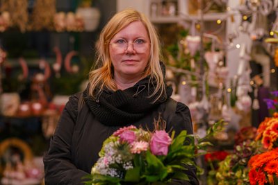 Kristina Biharis Blumen sollen ihre Mutter an Barbie erinnern. 