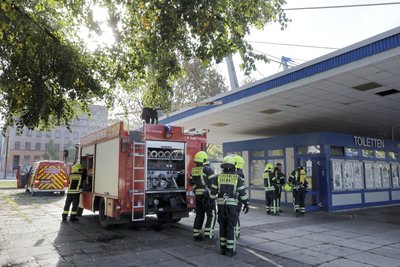 In einem Papierkorb der Herrentoilette war das Feuer ausgebrochen.