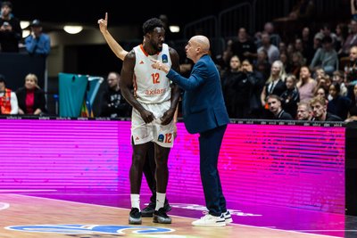 Alles Reden half nichts: Amadou Sow leistete sich im Heimspiel am Mittwoch gegen Podgorica erneut zu viele einfache Fouls, was Cheftrainer Rodrigo Pastore sehr ärgerte.