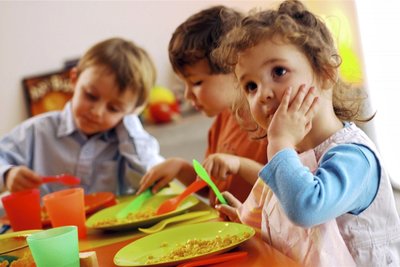 Die Volkssolidarität appelliert an Eltern, ihren Kindern für Montag eine Brotbüchse mitzugeben, da für diesen Tag keine warme Mittagsessenversorgung kalkulierbar sei.
