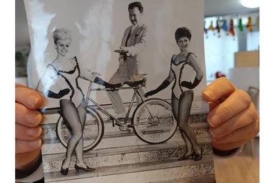 Auch dieses Bild von Regina und Kurt Frey mit ihrer Partnerin Erika gehört zu den Schätzen im Album der 85-Jährigen.