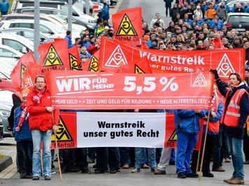 Die Gewerkschaft fordert unter anderem 5,5 Prozent mehr Geld.