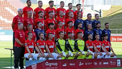 War so etwas wie der krönende Abschluss beim Medientag des FSV Zwickau am Donnerstag: Das Mannschaftsfoto.