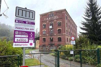 Übrigens: Seit Anfang Juli ist der Parkplatz an der Ketzels Mühle gebührenpflichtig. Bezahlen kann man nur via Smartphone.