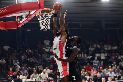 AMADOU SOW: Wie schon in Ulm wirkte der Center mitunter überfordert, manchmal mental nicht auf der Höhe. Steigerte sich im Laufe des Spieles aber, holte dann auch die wichtigen Rebounds – was ja seine Hauptaufgabe ist. Da geht aber definitiv noch mehr. Note: 3.