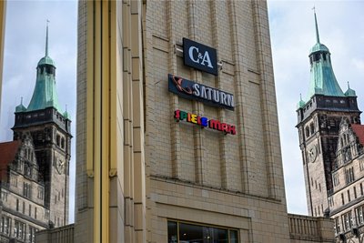 Zwei Geschäfte stehen bald in der „Galerie Roter Turm“ in der Innenstadt leer. Im Herbst zieht ein weiterer Händler aus.