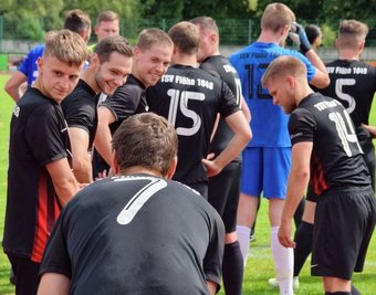 Gute Laune kurz vor dem Start: Mit einem Kader von 21 Spielern starten die Flöhaer in die neuer Saison der Landesklasse West. 