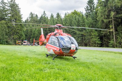 Ein Kradfahrer ist bei einem Unfall bei Geyer schwer verletzt worden.