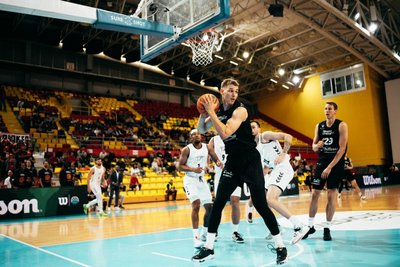Niners-Kapitän Jonas Richter beim Spiel in Skopje.