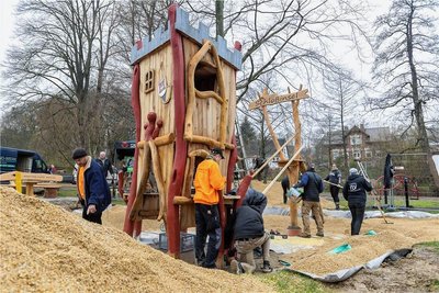 Viele fleißige Helfer waren am Wochenende in Rodewisch beim Auf- und Umbau der Spielgeräte dabei. Um so unverständlicher ist der Diebstahl - auch wenn nur ein kleines Teil gestohlen wurde. 