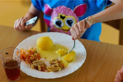  Sobald das Kind in die Kita geht, können diese den Menügutschein einlösen.