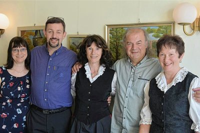 Die Veranstaltung zum 150. Geburtstag des Heimatdichters Max Schmerler im Herrenhaus Tannenbergsthal wurde gestaltet von Steffi Sandner, Andreas Schertel, Martina Zeißig, Thorald Meisel und Karla Dunger (von links).