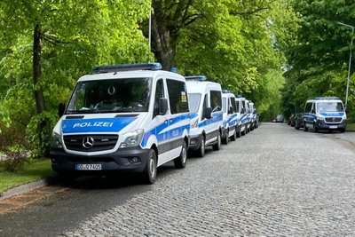 Mit rund 20 Mannschaftsbussen war die Polizei im Mai am Dietz-Stadion angereist. 92 Beamte waren am Einsatz beteiligt.