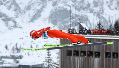 Flug ins Geschichtsbuch: Eric Frenzel holte im Team mit Vinzenz Geiger, Johannes Rydzek und Julian Schmid Silber hinter Norwegen. 