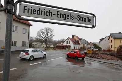 Die Kreuzung an der B 180 soll umgestaltet werden. Foto: Andreas Kretschel. 