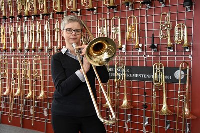 Kerstin Voigt ist die Inhaberin der Metallblasinstrumentenbau-Firma Voigt in Markneukirchen.