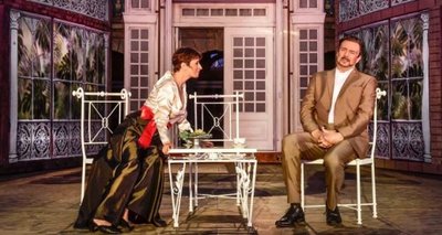 "My Fair Lady" in Chemnitz: Sie, Franziska Krötenheerdt als Eliza Doolittle, eröffnet ihm, Matthias Winter in Henry Higgins' Rolle, dass sie künftig ohne ihn auskommen will und kann. 