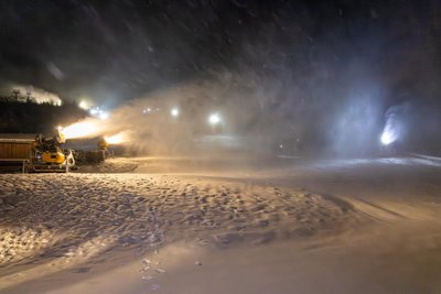 In den vergangenen Tagen liefen auch in der Skiarena Eibenstock die Schneekanonen.