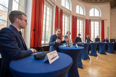 Von den Wahlkreiskandidaten zur Bundestagswahl fehlte nur Torsten Schnurre (FDP). Für den Erkrankten sprang Kreisverbandschef Jeremy Ziron (links) ein.