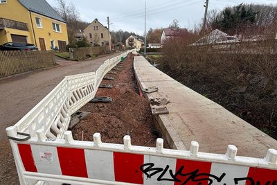 Entlang des Mühlbachs sind noch einige Arbeiten zu erledigen.